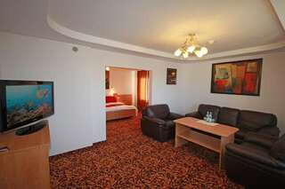 Отель Hotel Kuźnia Napoleońska Тересин Суперлюкс с кроватью размера "king-size"-2